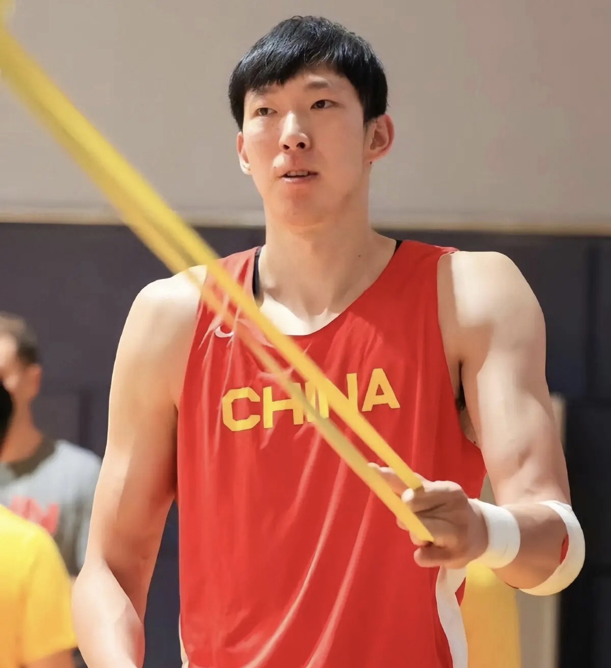  Doinb与40激战G2分钟，险胜胜负难料！，库里焦点对战赛场气氛高涨
