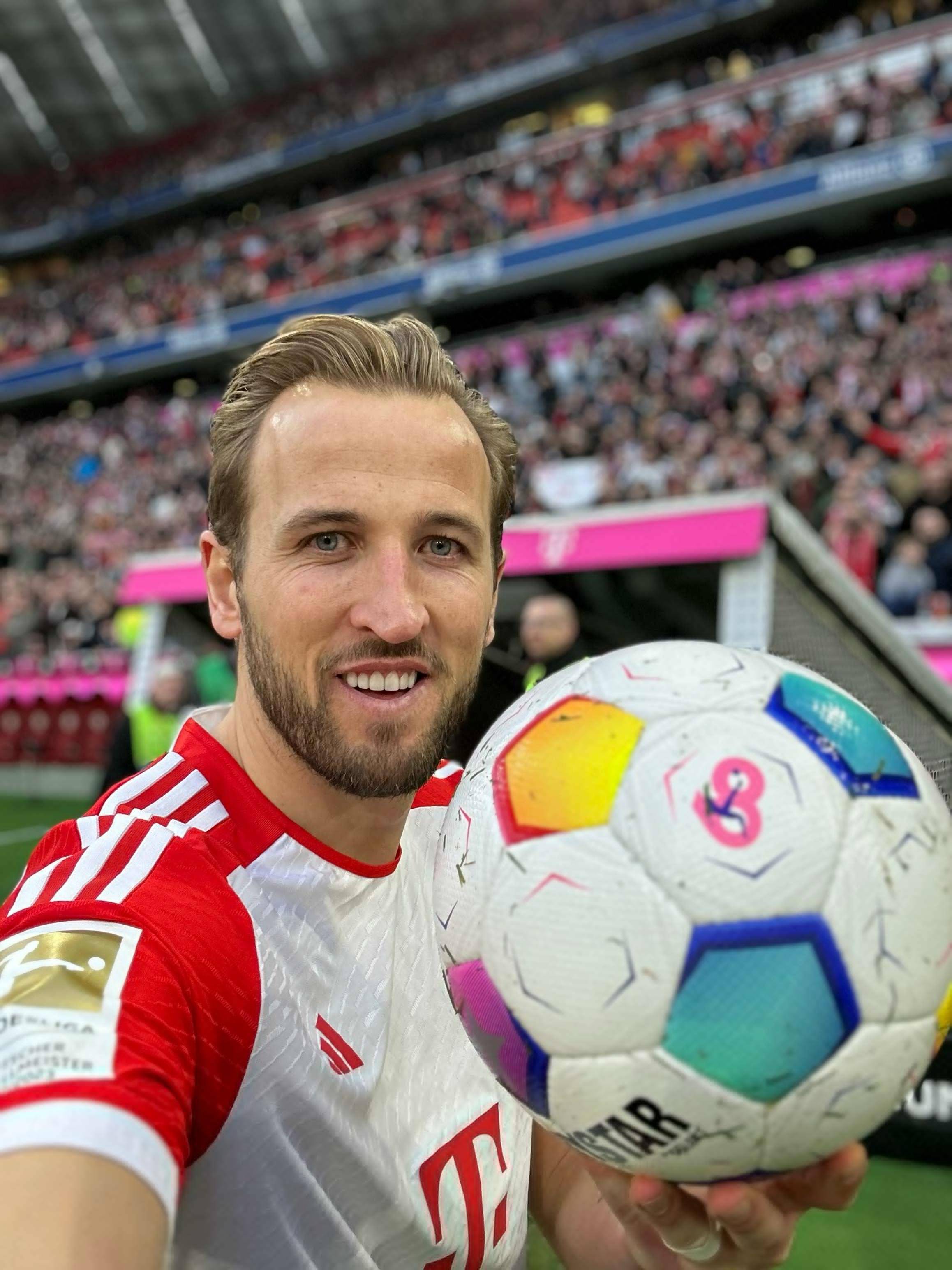 凯恩回归赛场，大胜首场状态亮眼，DWG观众沸腾！(凯恩 转会)