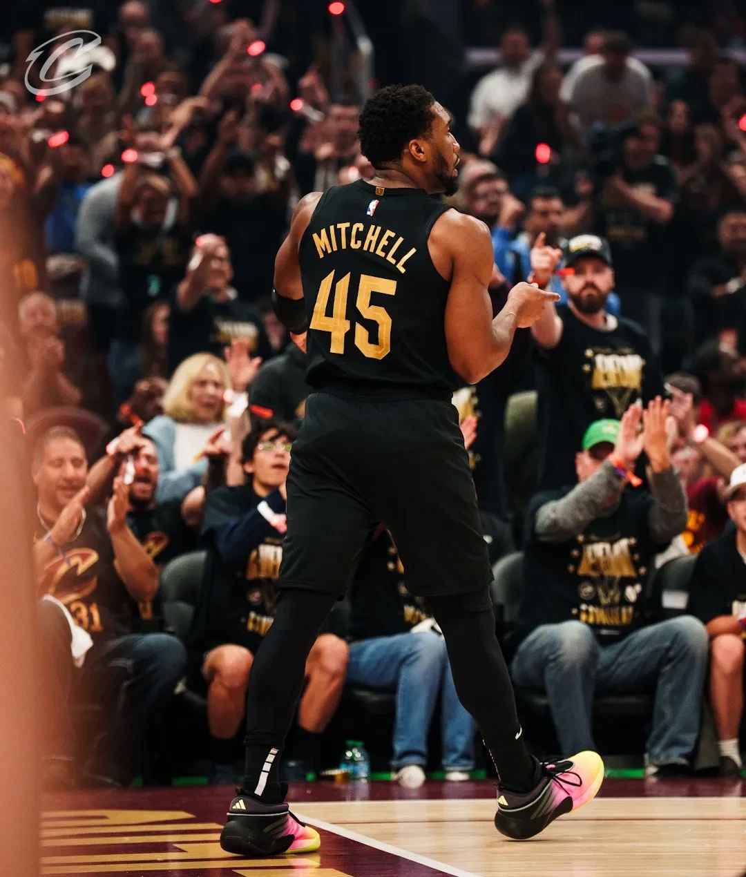 转会期NBA总决赛焦点战,印第安纳步行者绝杀压哨,话题不断,高层口径保持一致的简单介绍 转会期NBA总决赛焦点战,印第安纳步行者绝杀压哨,话题不断,高层口径保持一致的简单介绍