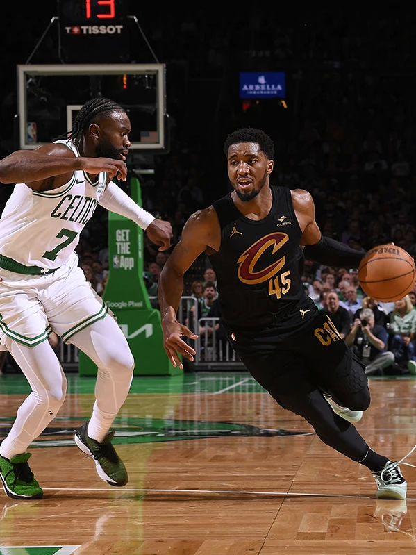 关于加时末段波士顿凯尔特人刷新队史纪录——NBA总决赛节点到来，话题不断，更衣室氛围转暖的信息