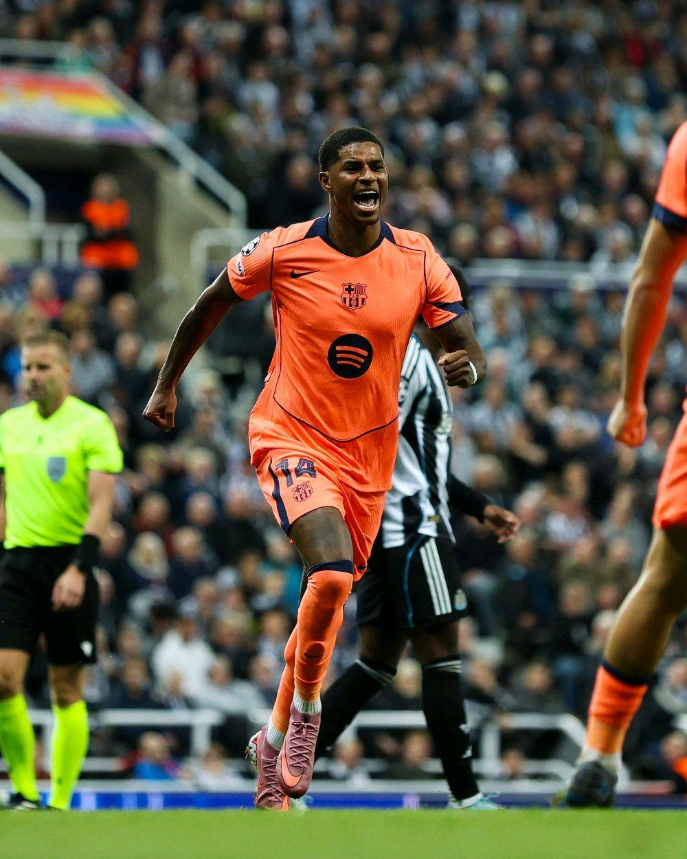 关于从本菲卡关键时刻再遭质疑到里昂围绕欧冠更衣室发声，德布劳内在IG比赛中战术调整的信息